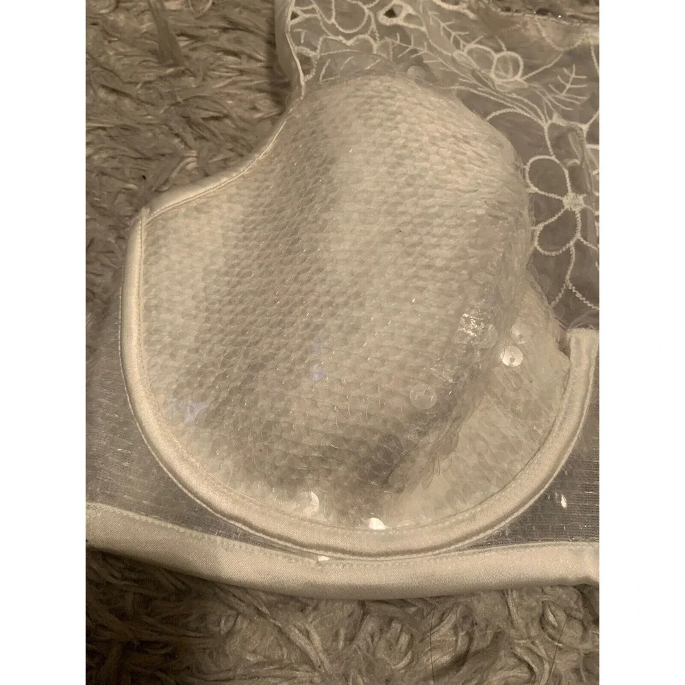 VICTORIAS SECRET DREAM ANGELS Lined Demi Petals & Sequins High neck‎ Bra 32DD